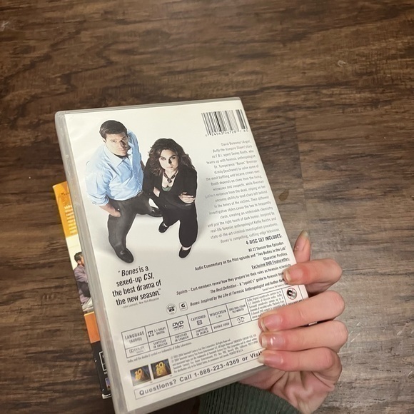 BONES By Kathy Reichs TV Show Season One & Season Three DVD Set - Picture 8 of 11